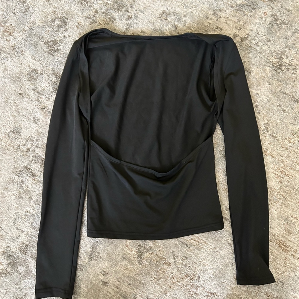 Backless going out top